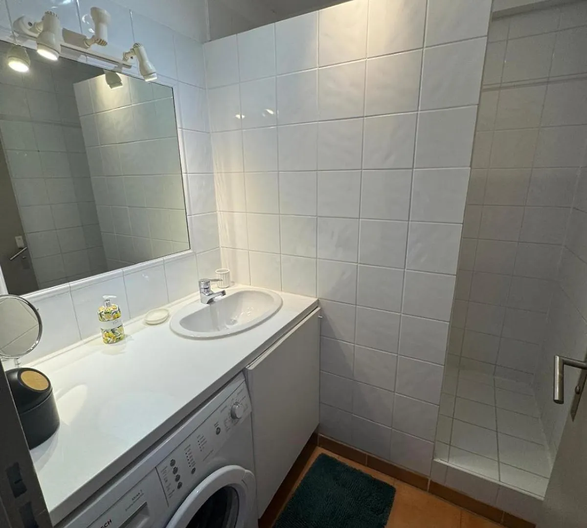 Front De Mer Les Lecques Apartment